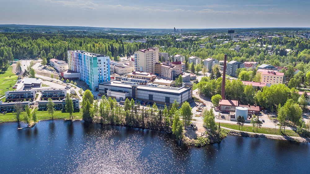 Kuvituskuva. Ilmakuva keskussairaalasta. 