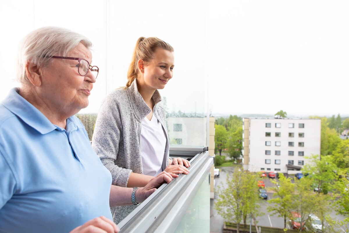 Eteläkarjalaisten ikääntyneiden kahdeksan voimanlähdettä ja hyvän ikääntymisen teesit julkaistiin 4.10.2023 maakunnallisessa vanhustenviikon juhlassa Lappeenranta-salissa